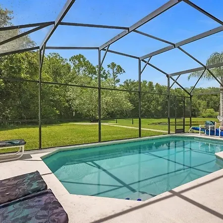 1061 Lake Berkley 4 Bed With Pool
